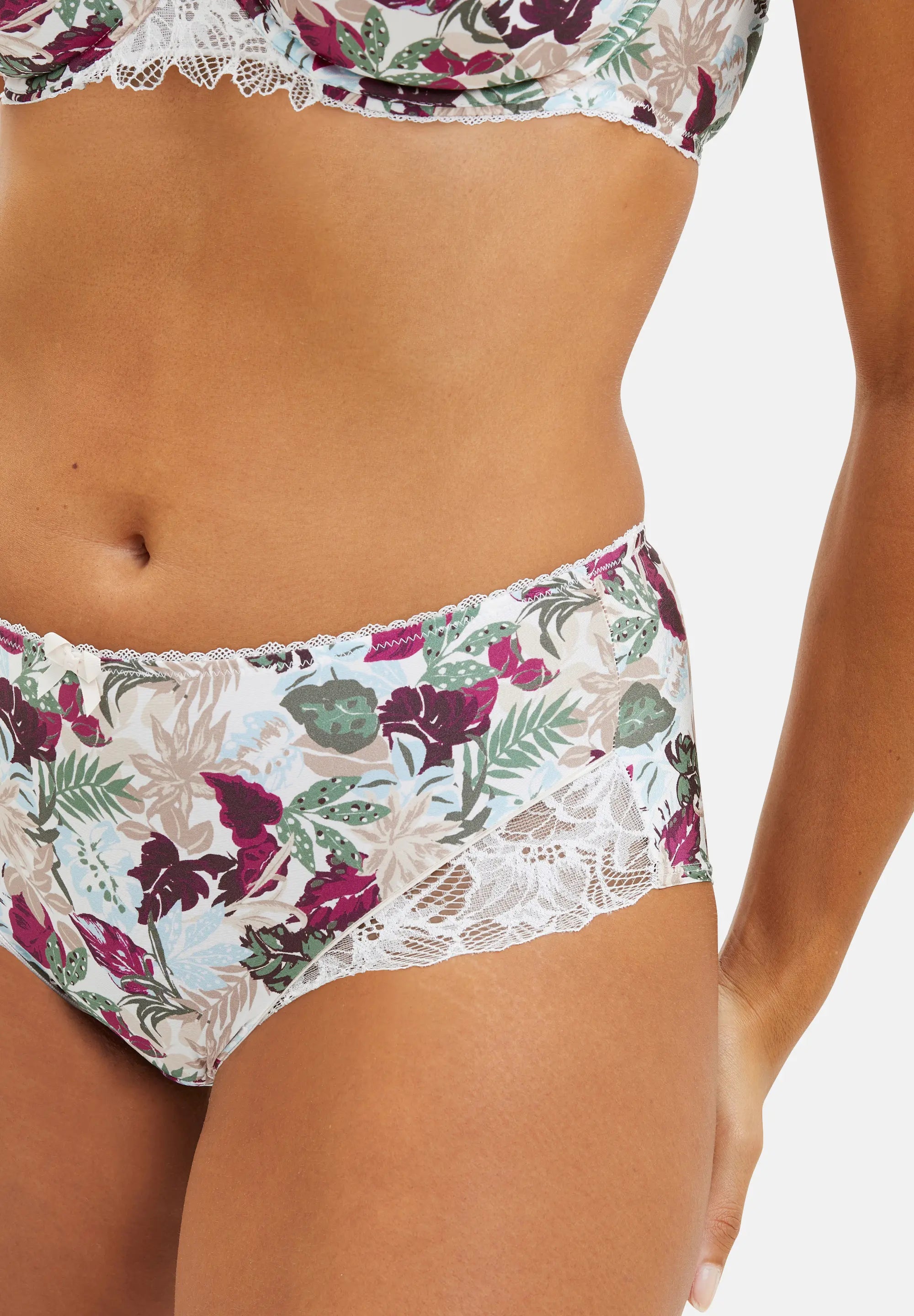 Shorty Mathilde Floral Print Vegetal Jungle Ivory